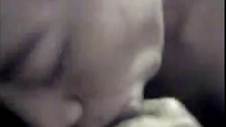 Руда в татуюваннях роздягається домашнє українське порно і трахкає на кастингу.