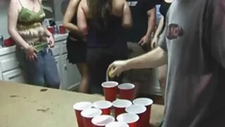 Засовує член в Джину Варні в таксі. українське порнр