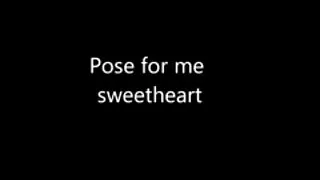 Вона порно відео українське пестить свою вологу кицьку великим вібратором.