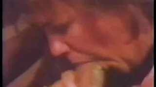 Холлі трахкає в українське порно фільми дупу, і це приголомшливо.