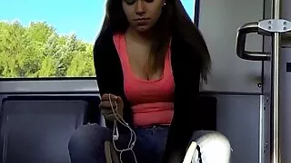 Грабіжник домашнє українське порно Ангел Янгс покараний охоронцем магазину.