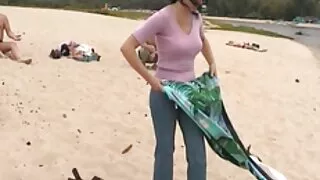 Алексіс Фокс порно фото українське трахкає з манекеном.