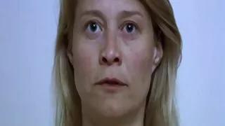 Дівчина трахкає українськепорно з сорокарічним мудаком.