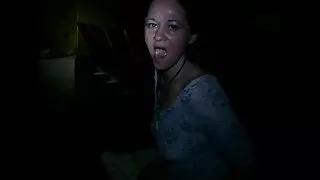 Дакота Бернс дрочить свій порно онлайн українське член і змінює положення.