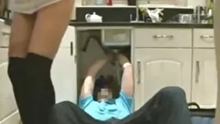 Чорна жінка порно по українські трахнула вчителя за хороші оцінки.