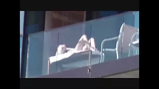 Кендра займається смотреть українське порно сексом у тренажерному залі.